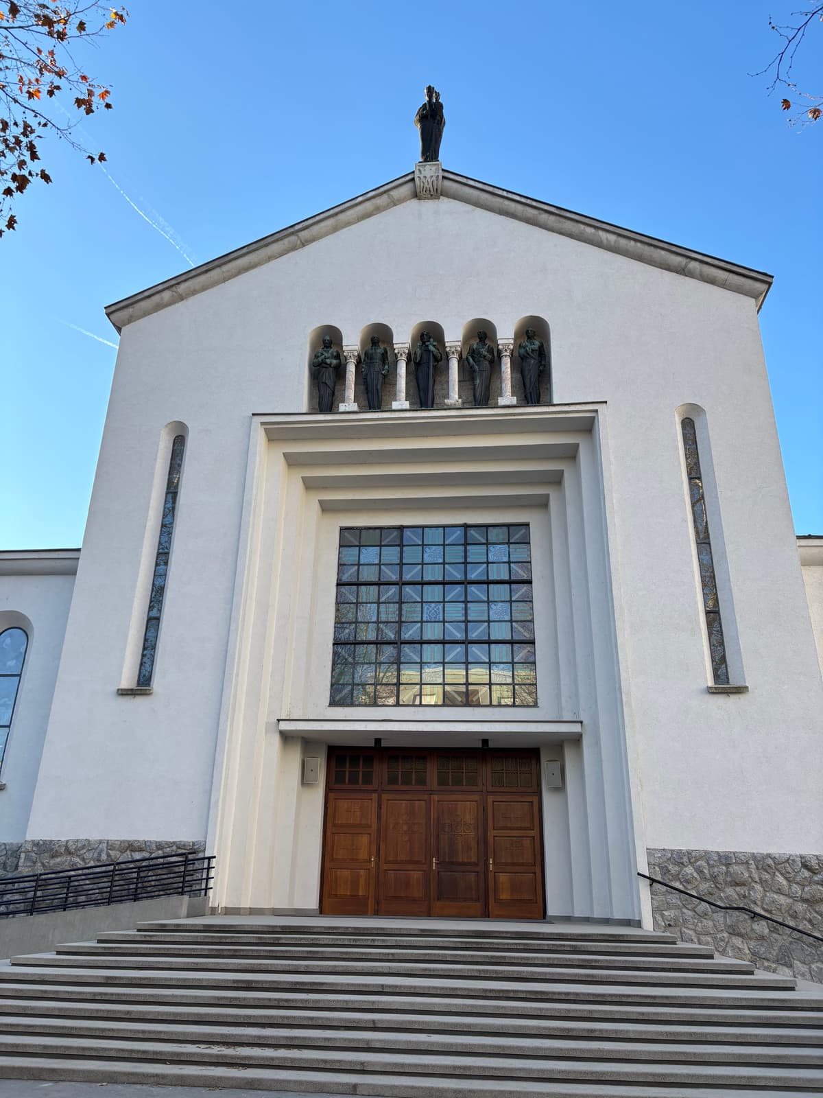 Župa B.D. Marije Pomoćnice - Knežija